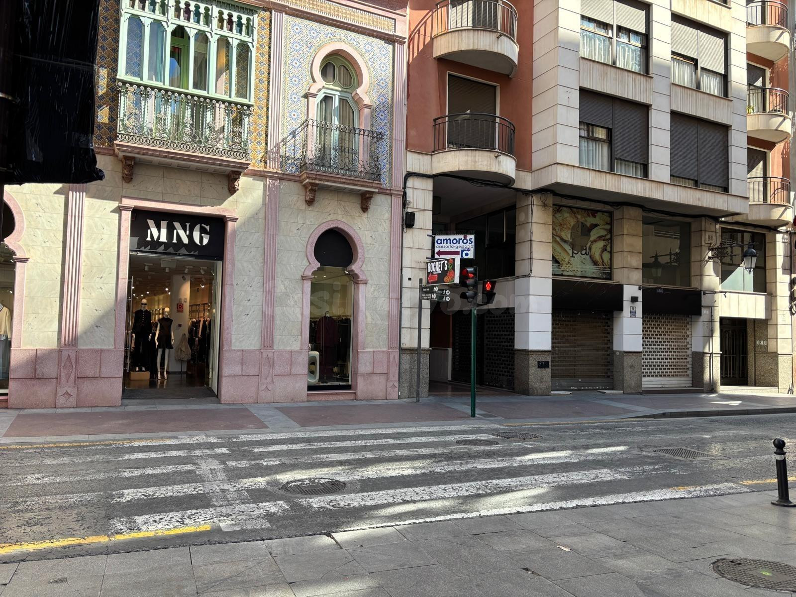 Local comercial 420m² en alquiler - Centro