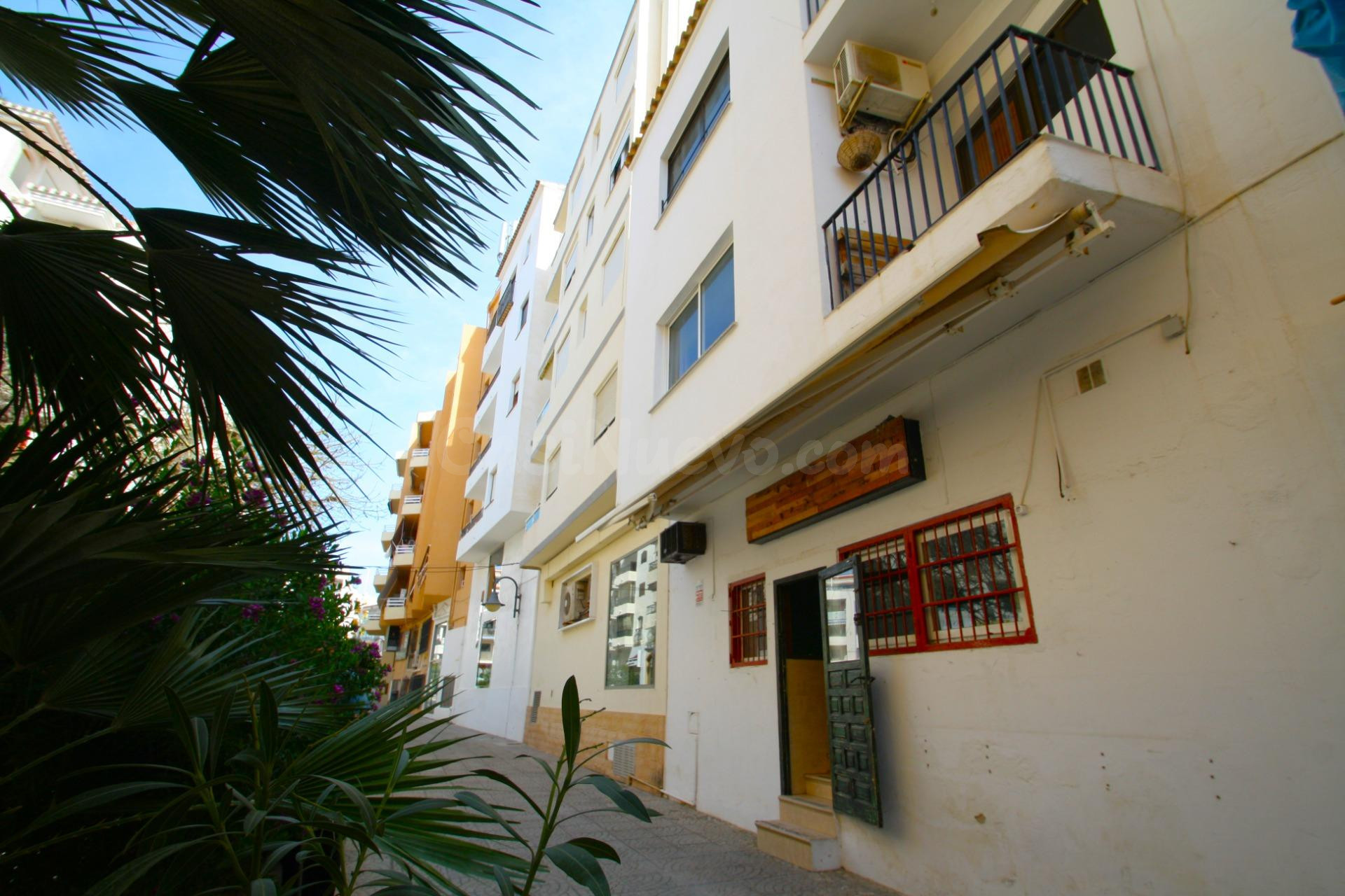 ▷Edificio de 3 Plantas en el Centro de Moraira, Costa Blanca - foto 2