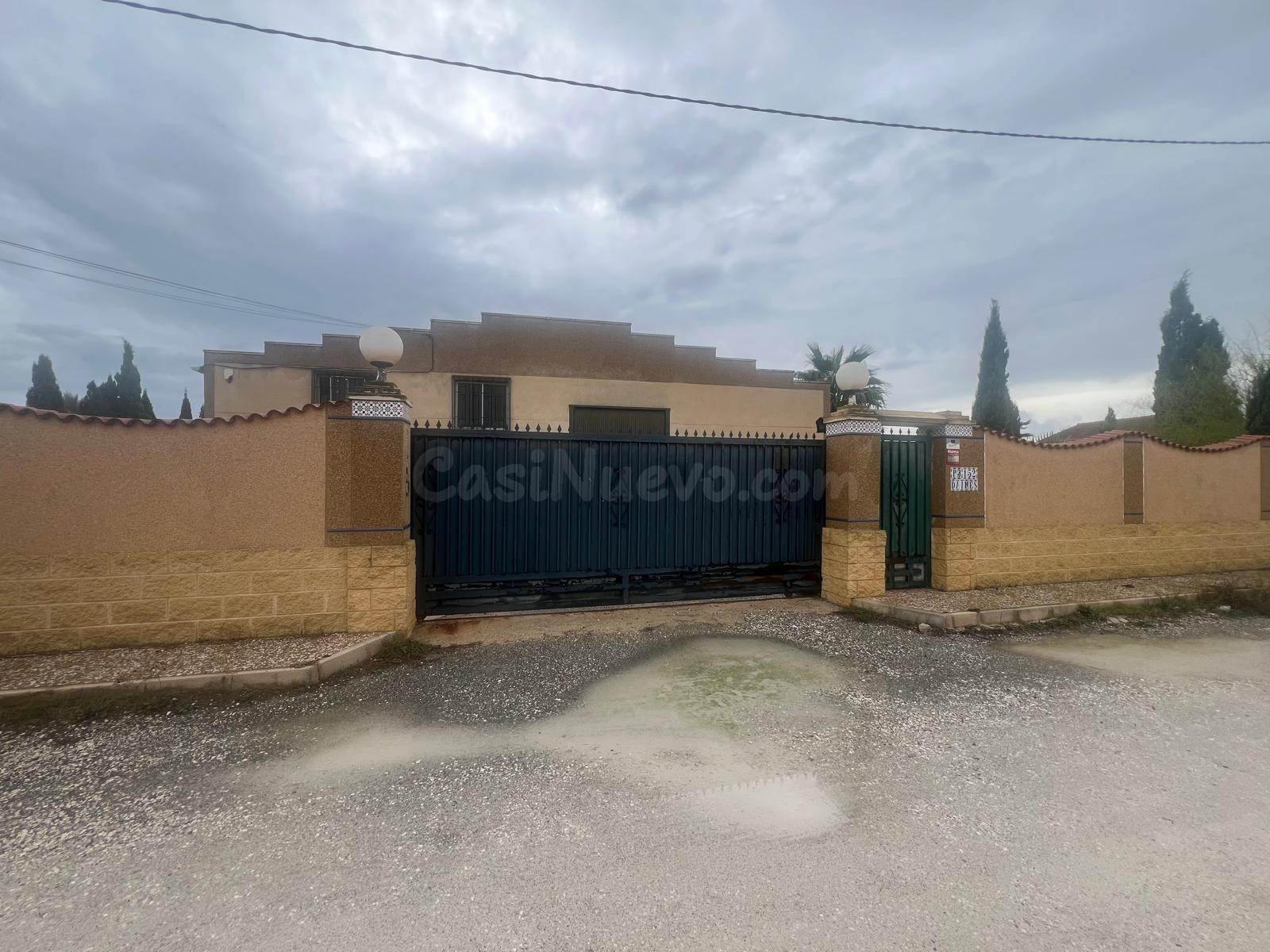 Nave industrial 1085m² en venta - La Hoya-Daimes-El Derramador