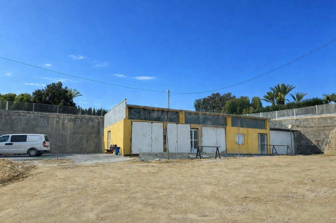 Casa 6 habitaciones 225m² en alquiler - Carretera aspe