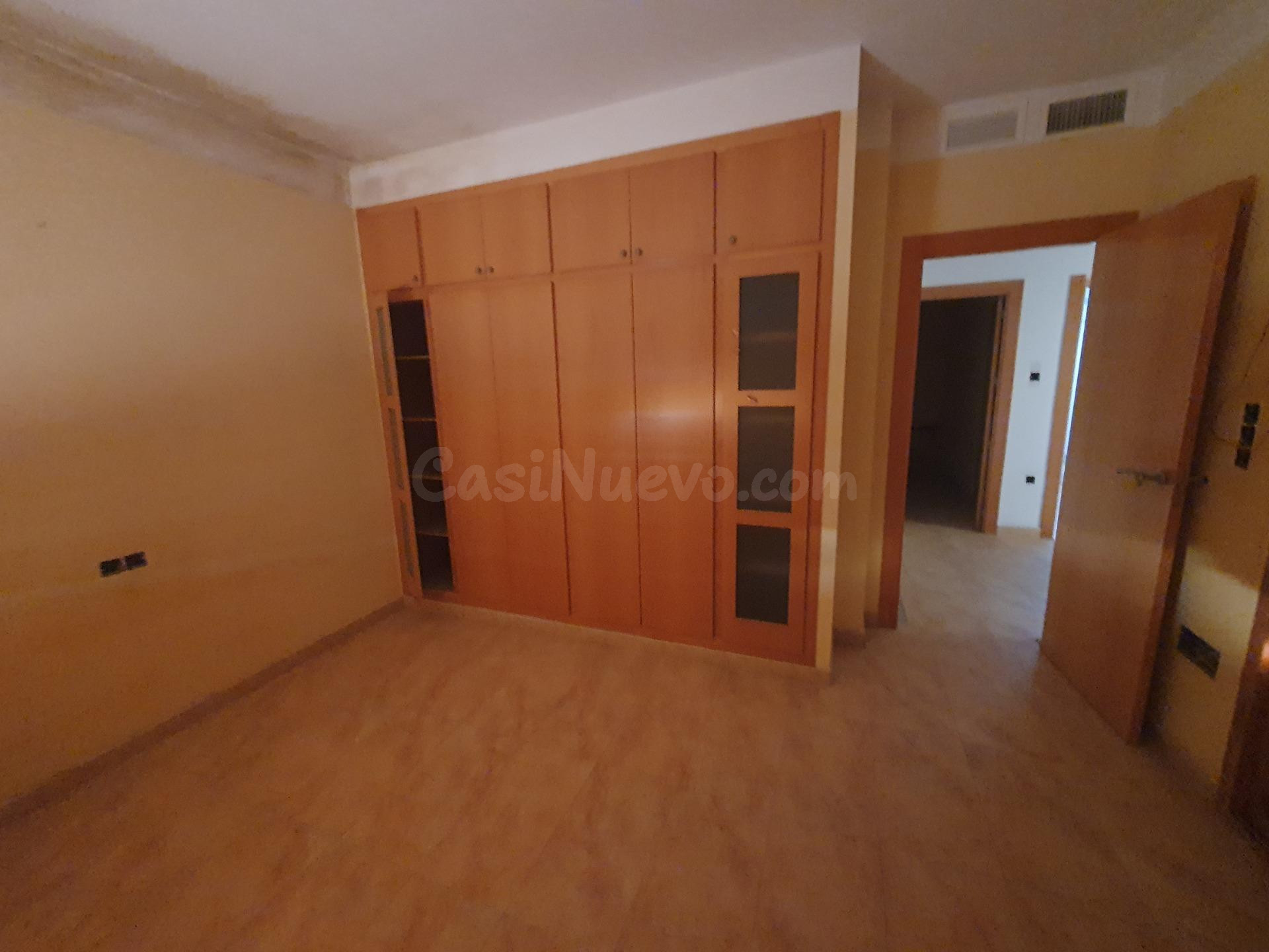 Chalet con piscina en la Urbanización la Tejera - foto 3
