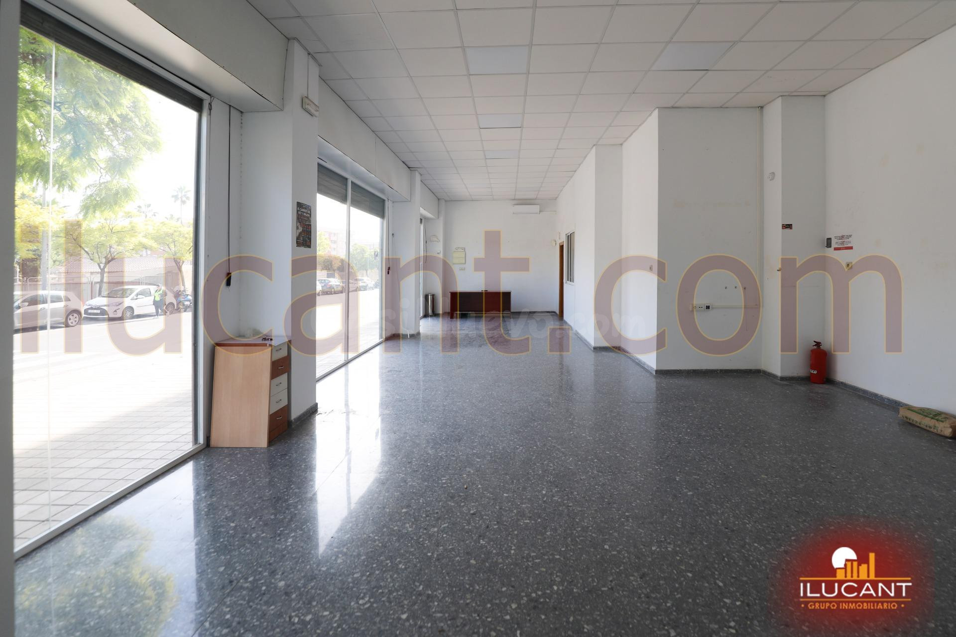 Local comercial 95m² en venta - Tómbola - Rabasa