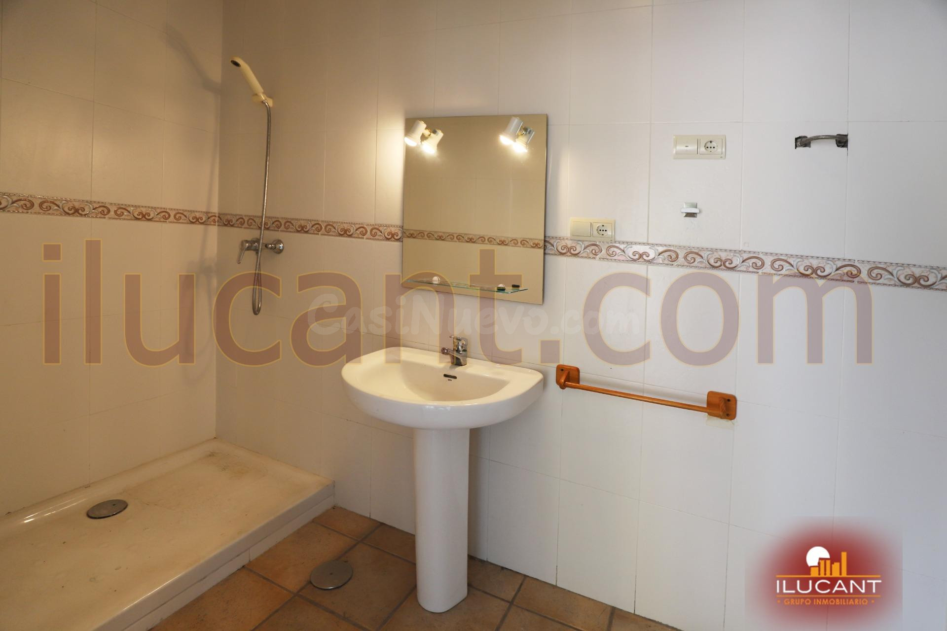 Local comercial 95m² en venta - Tómbola - Rabasa - foto 5