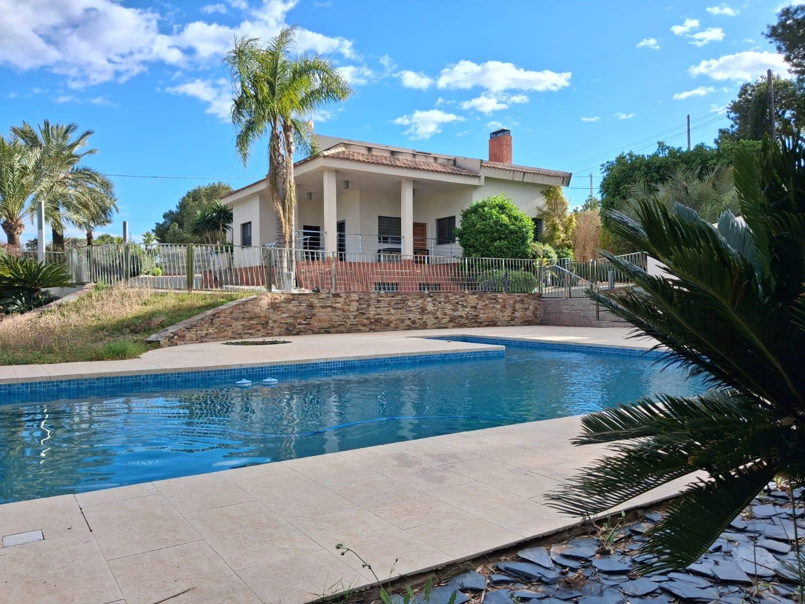 CHALET DE LUJO EN PEÑA LAS AGUILAS