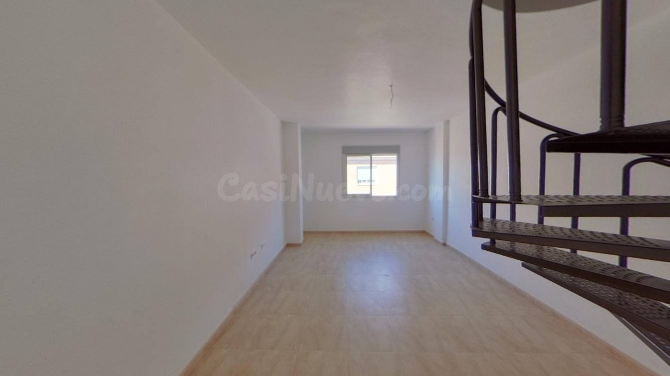 Estupendo piso junto a la Rambla - foto 2