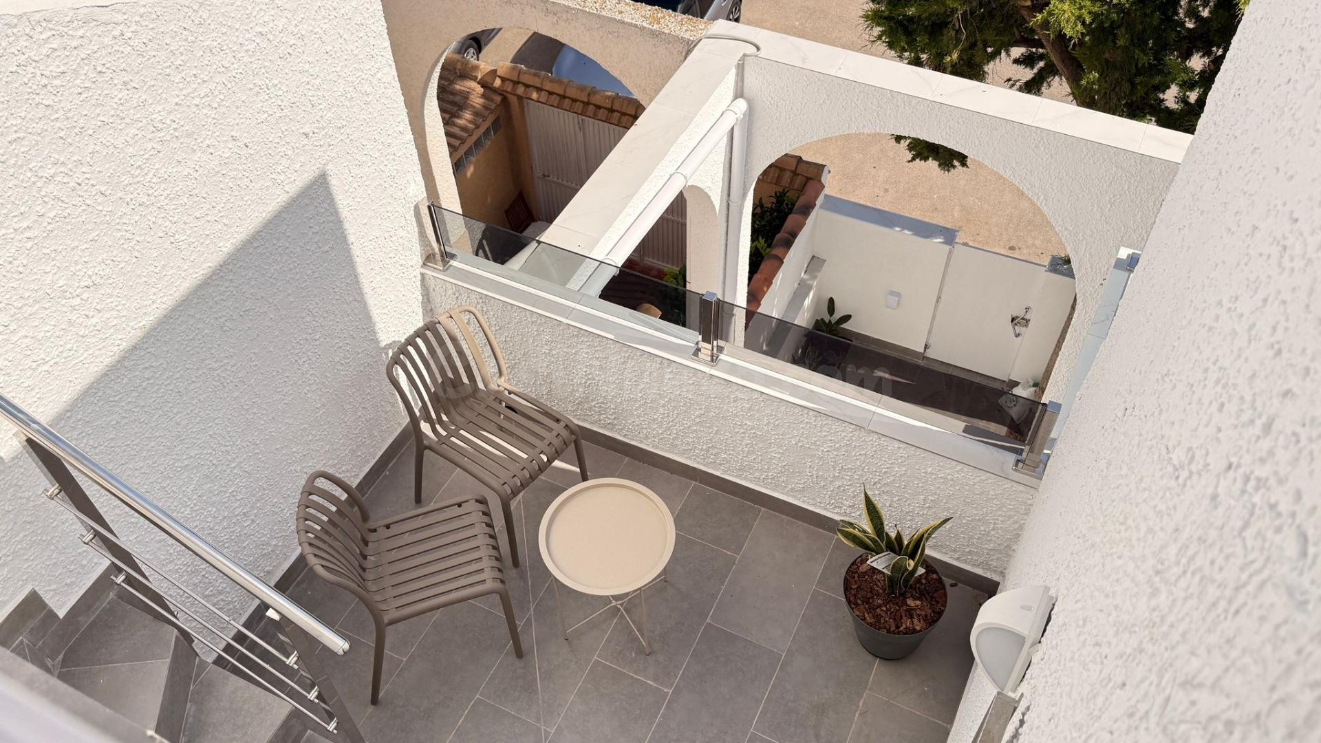 Acogedor Bungalow de 3 dormitorios con terraza en Calas Blan - foto 5