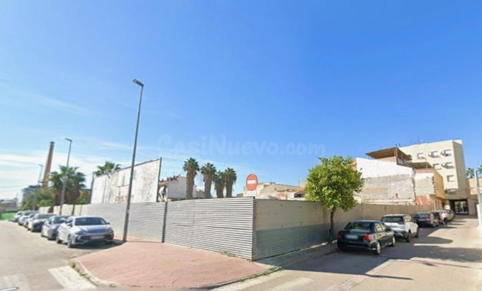 Solar urbano para promoción residencial en Las Torres de Cot