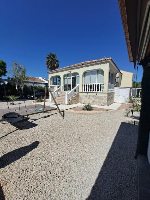 Excepcional Villa de 6 Dormitorios en Parcela de 3.000 m2 —  - foto 3