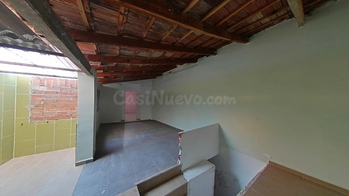 Chalet adosado en venta en calle Pasos - foto 2