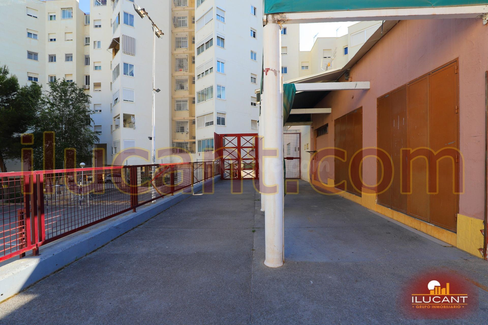 Local comercial 67m² en venta - San Gabriel