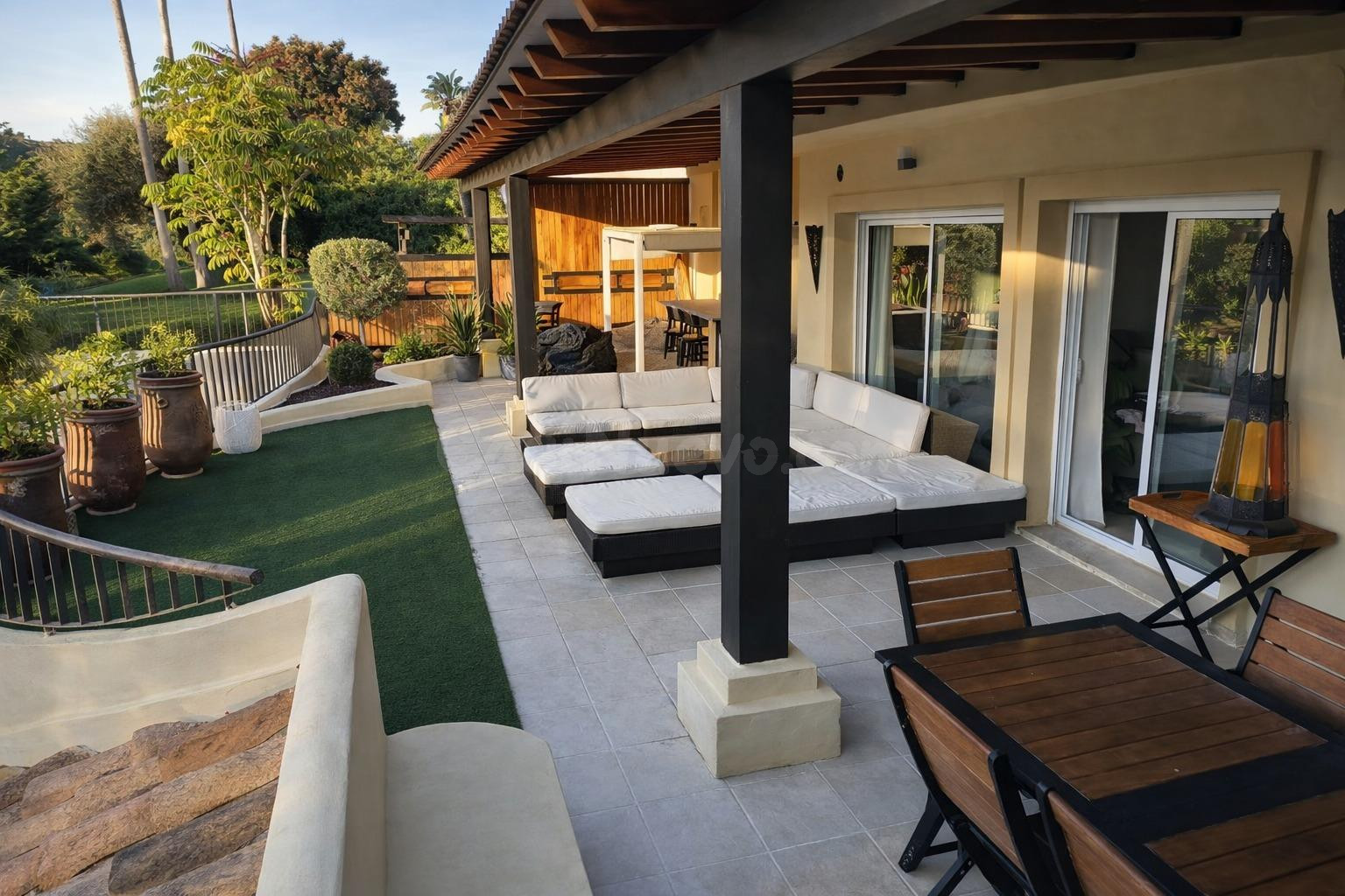 Descubre esta exclusiva vivienda de lujo situada en el prestigioso San Roque Club