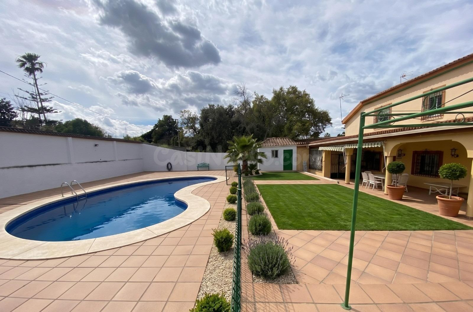 CHALET A LA VENTA CON PISCINA EN EL RINCONCILLO Y PARCELA DE