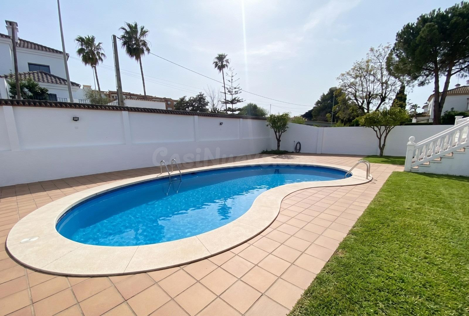 CHALET A LA VENTA CON PISCINA EN EL RINCONCILLO Y PARCELA DE - foto 2