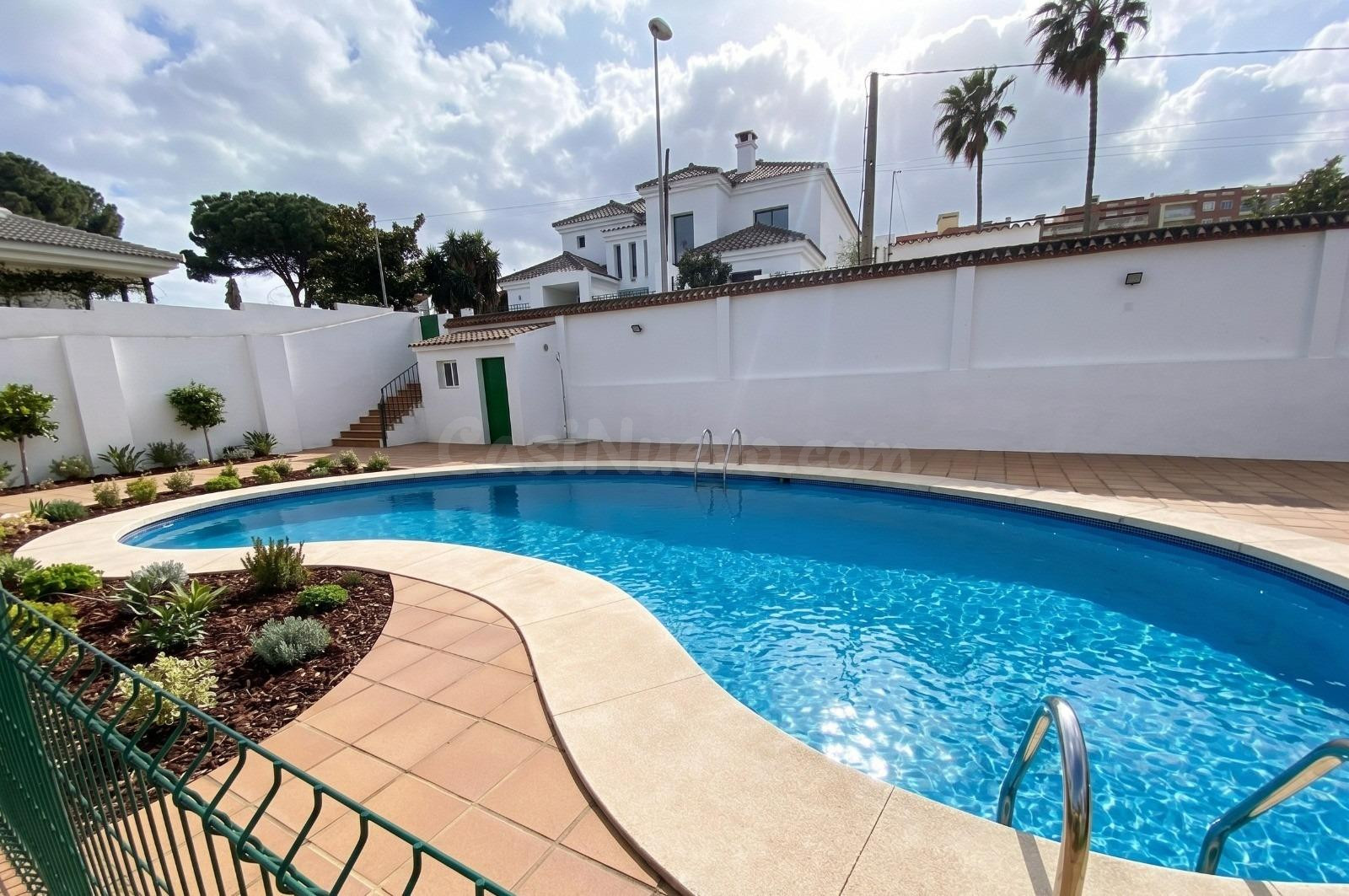 CHALET A LA VENTA CON PISCINA EN EL RINCONCILLO Y PARCELA DE - foto 3