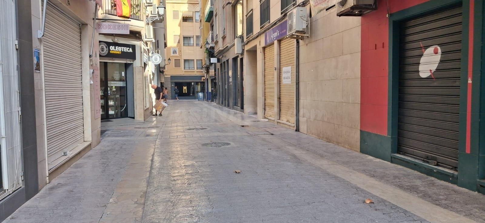 LOCAL CENTRO ALQUILER - JUNTO PLAZA LAS FLORES - foto 3