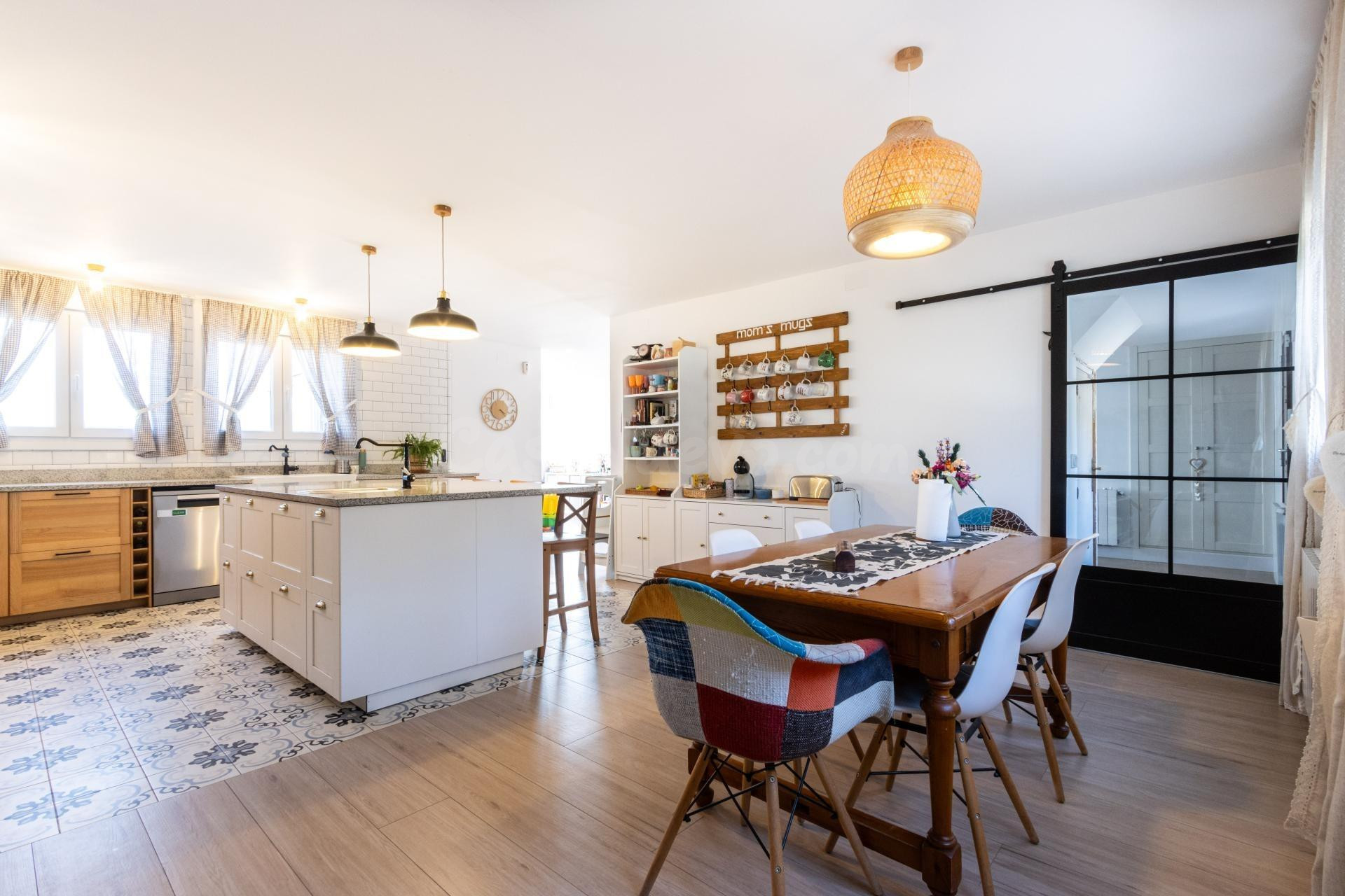 ENCANTADORA VIVIENDA EN FINCA RUSTICA EN SENTMENAT