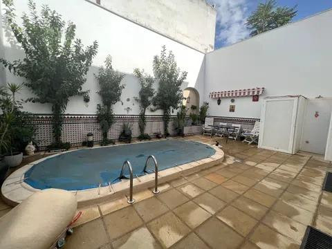 ESPECTACULAR CASA EN CASCO HISTORICO
