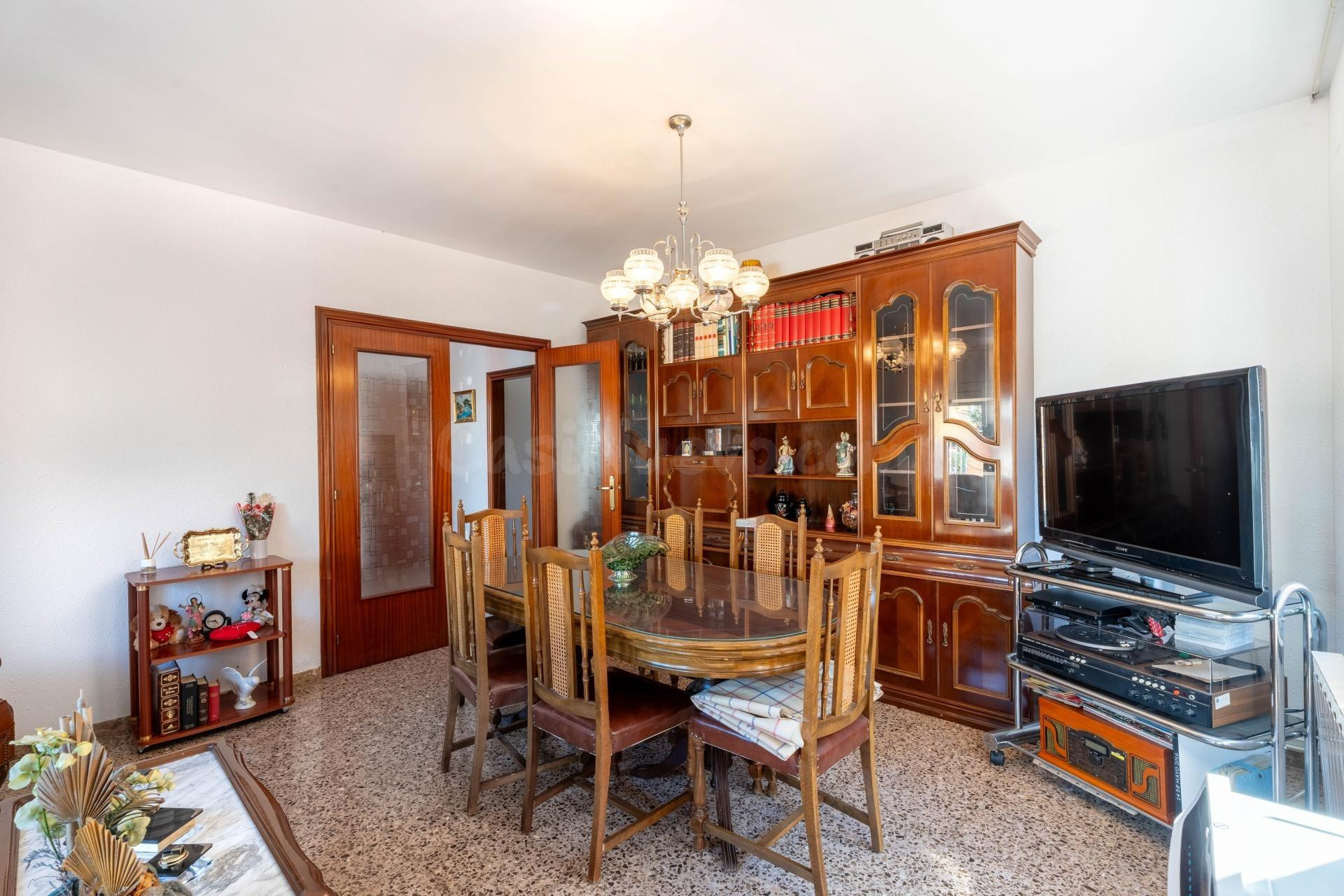 LUMINOSA Y ACOGEDORA CASA INDEPENDIENTE EN PLANTA EN CAN ROS - foto 4