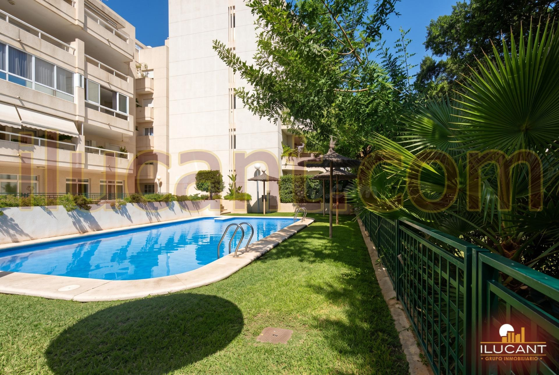 EXCLUSIVO PISO CON GRAN TERRAZA Y VISTAS EN ALICANTE GOLF - foto 3