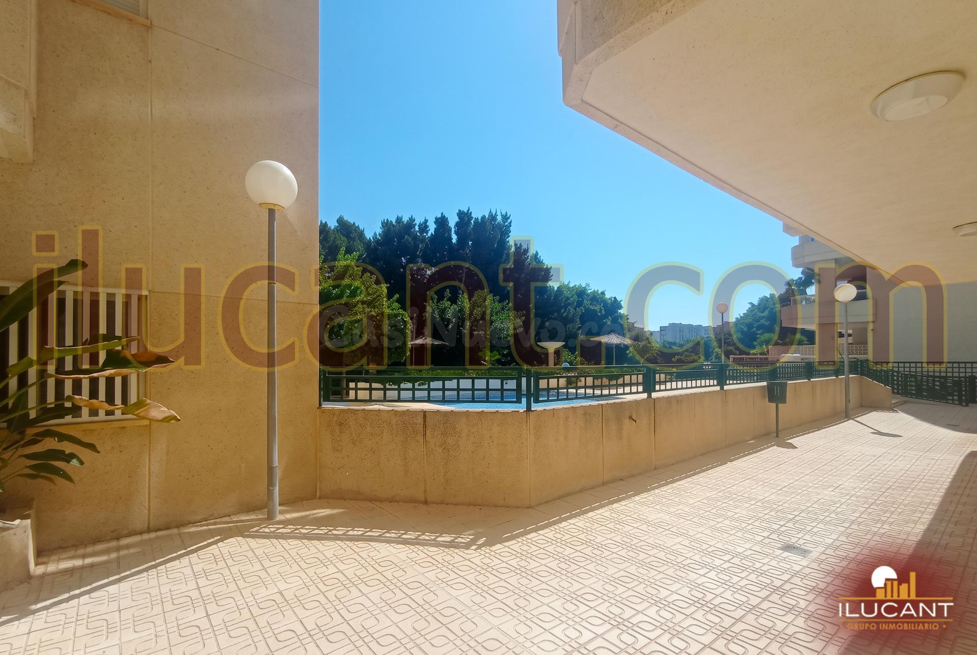 EXCLUSIVO PISO CON GRAN TERRAZA Y VISTAS EN ALICANTE GOLF - foto 4
