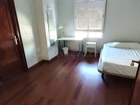 Piso para reformar en la Zona de Colon!!! - foto 4