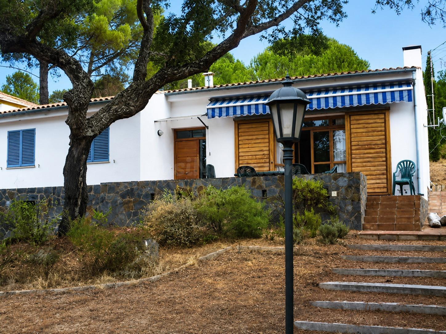 Chalet independiente en la Urbanización Llanos de Arjona . Z - foto 2