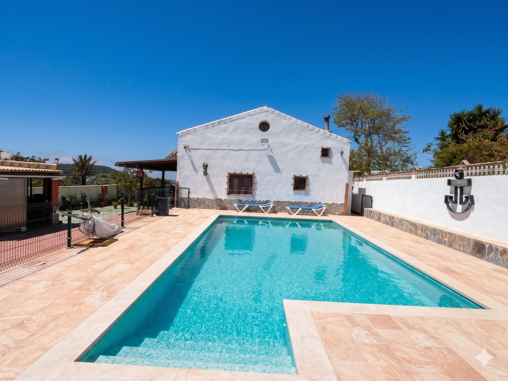 Amplio Chalet en Barbate, Zona La Breña - Ideal para Familia
