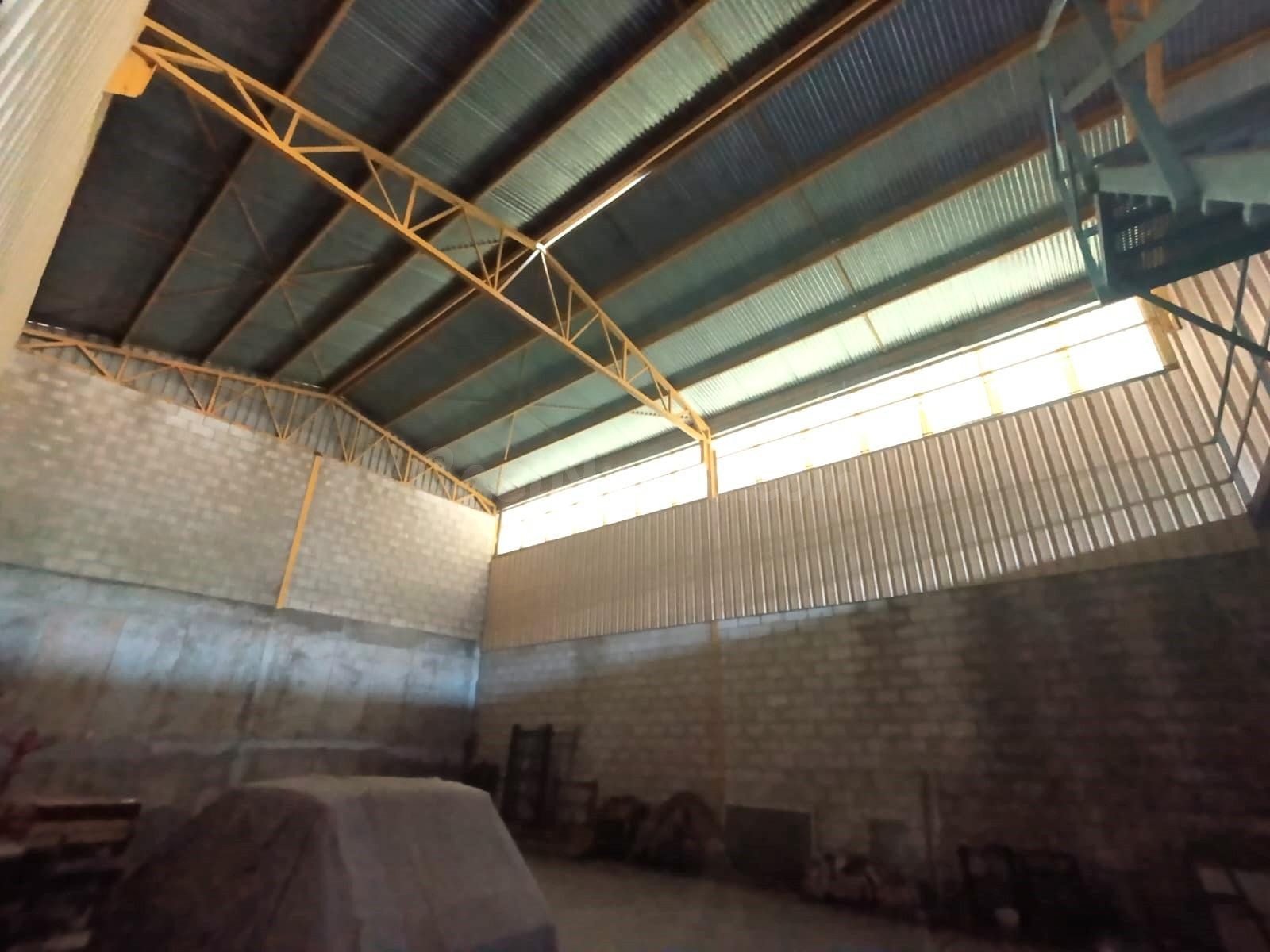 Nave industrial estratégica en Polígono de Pedroches - foto 4