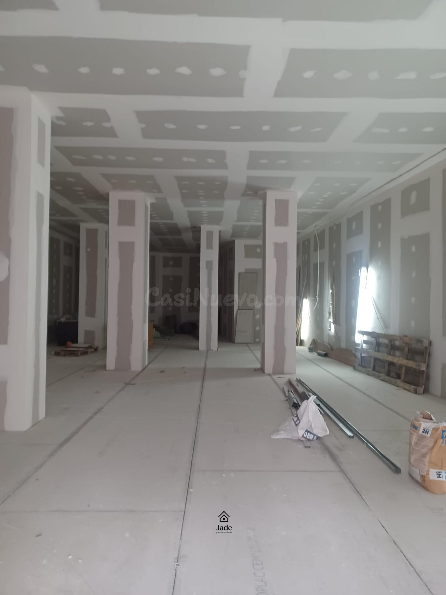 Local comercial recién reformado junto a la emblemática Plaz - foto 2
