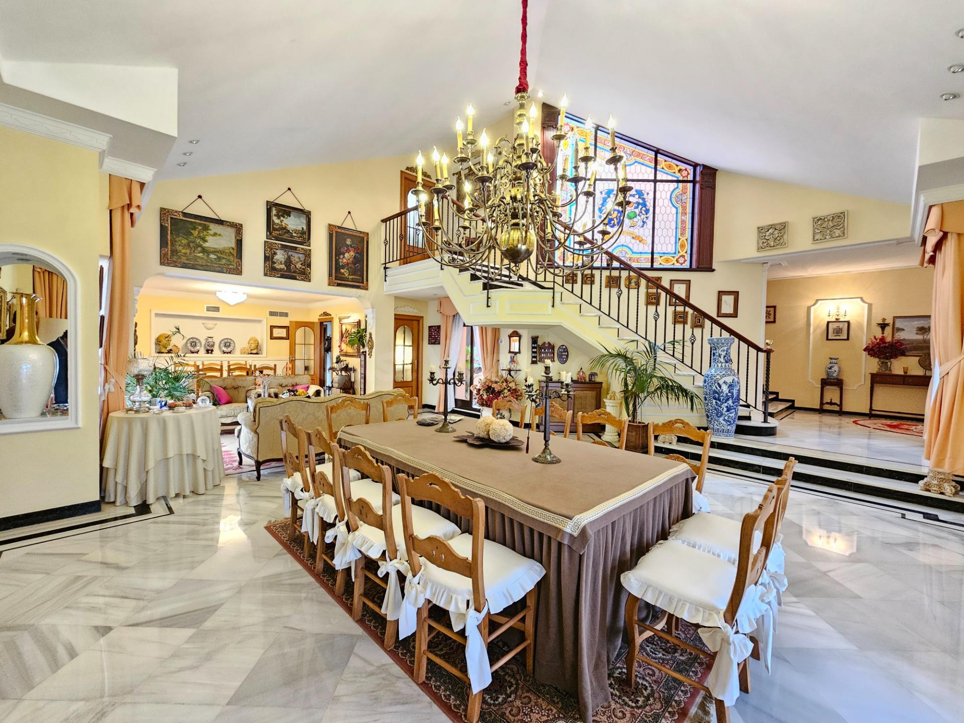 IMPRESIONANTE CHALET EN EL BRILLANTE 8 DORMITORIOS