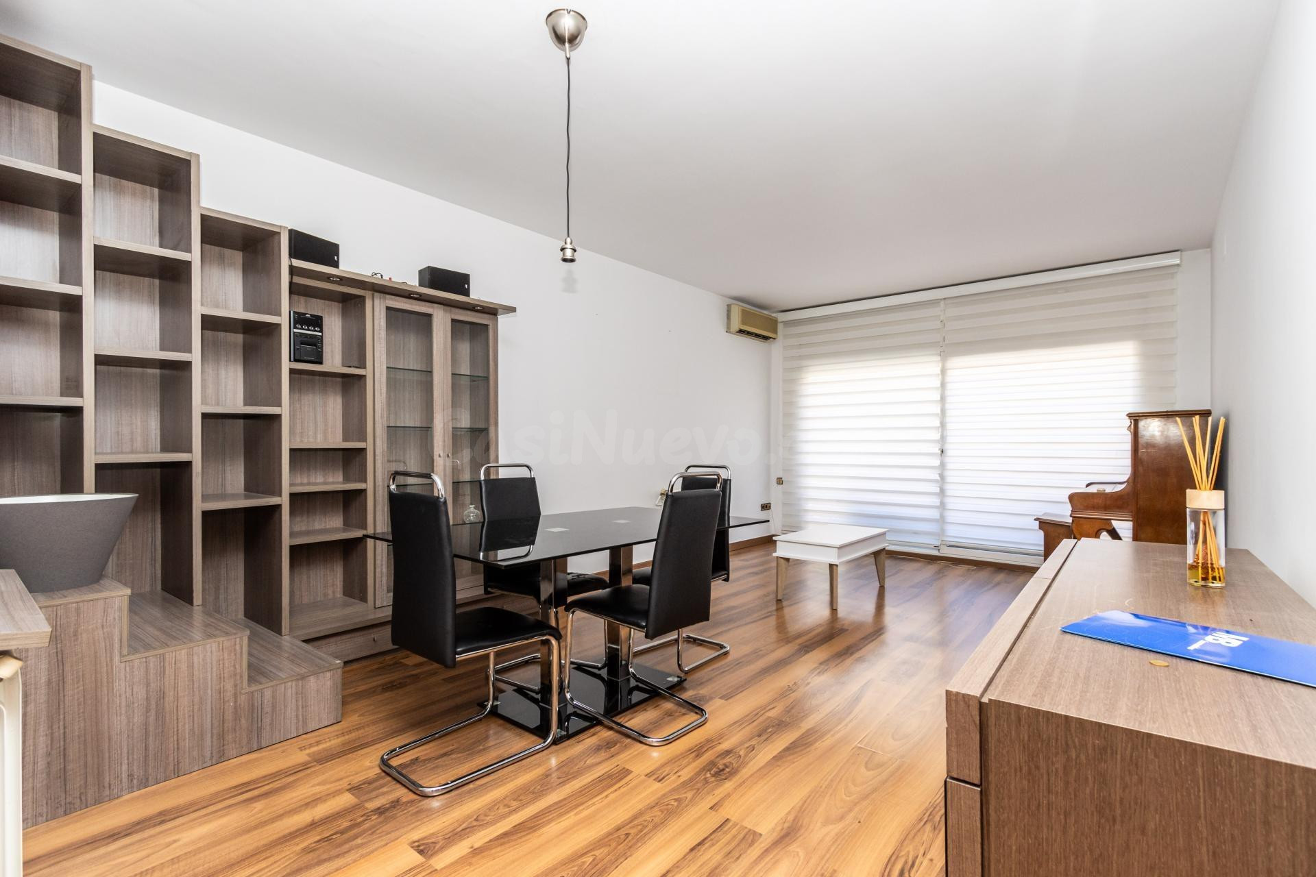 Casa en el centro de Sabadell con garaje para dos coches y t
