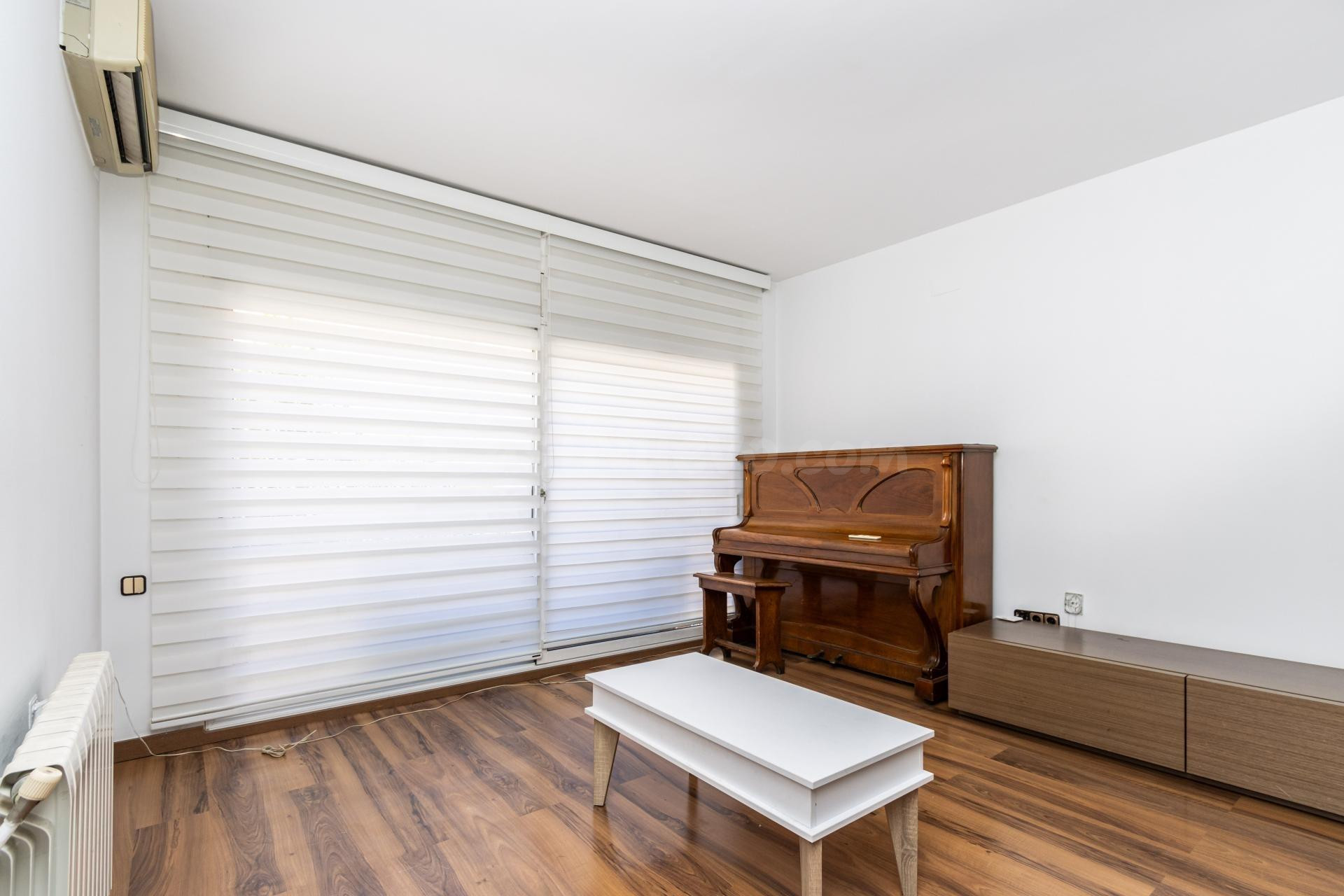 Casa en el centro de Sabadell con garaje para dos coches y t - foto 3