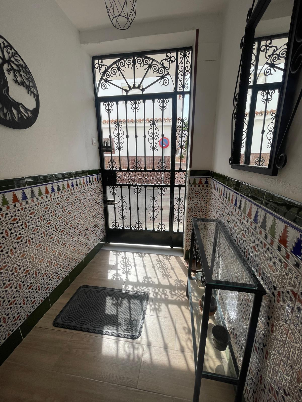 ACOGEDOR PISO ESTILO CLASICO - foto 2