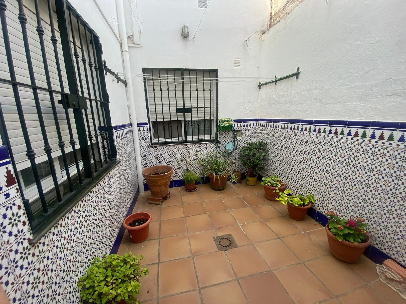 ACOGEDOR PISO ESTILO CLASICO - foto 3