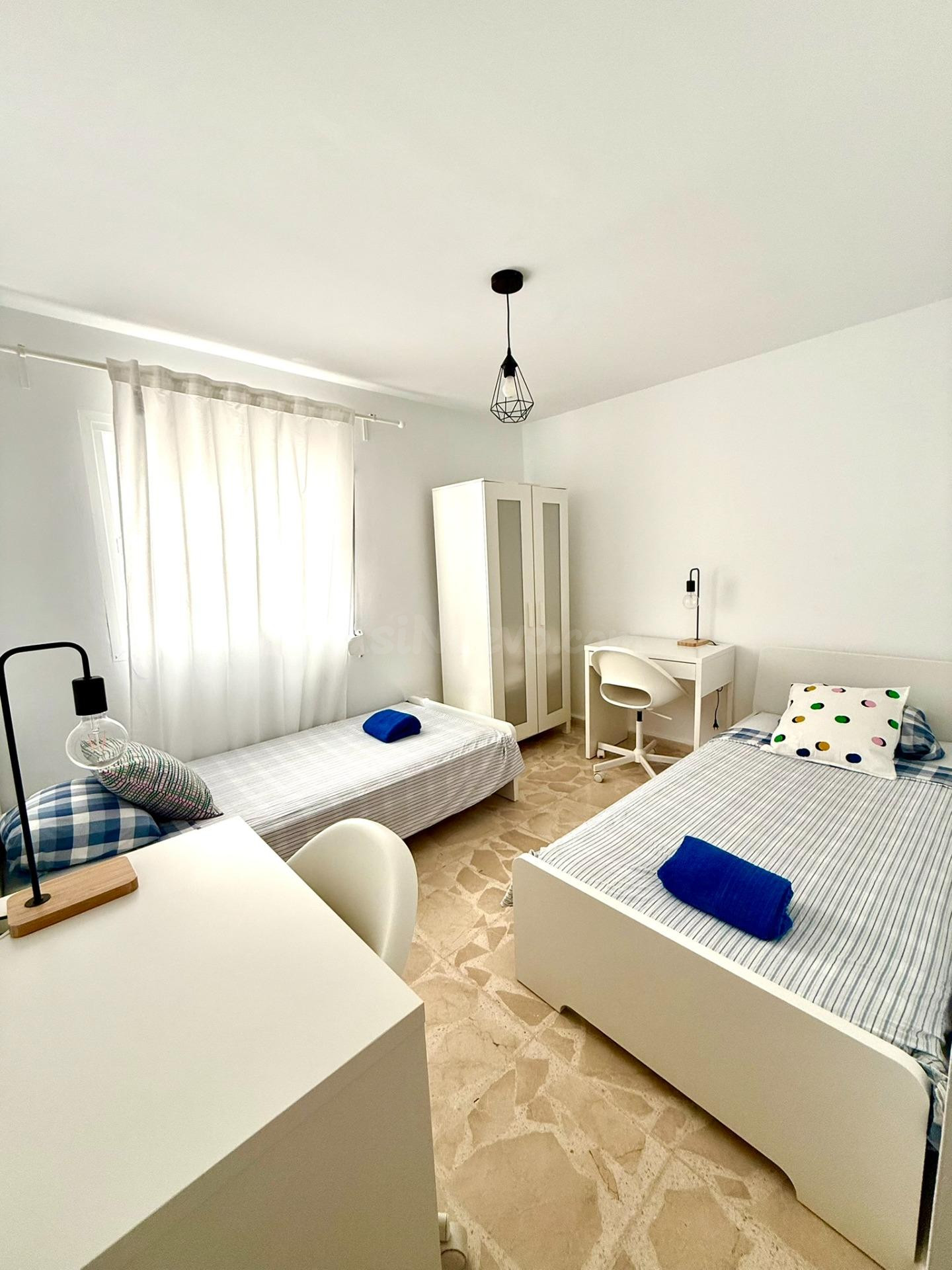 ENCANTADOR APARTAMENTO COMPLETAMENTE REFORMADO EN SOTOGRANDE
