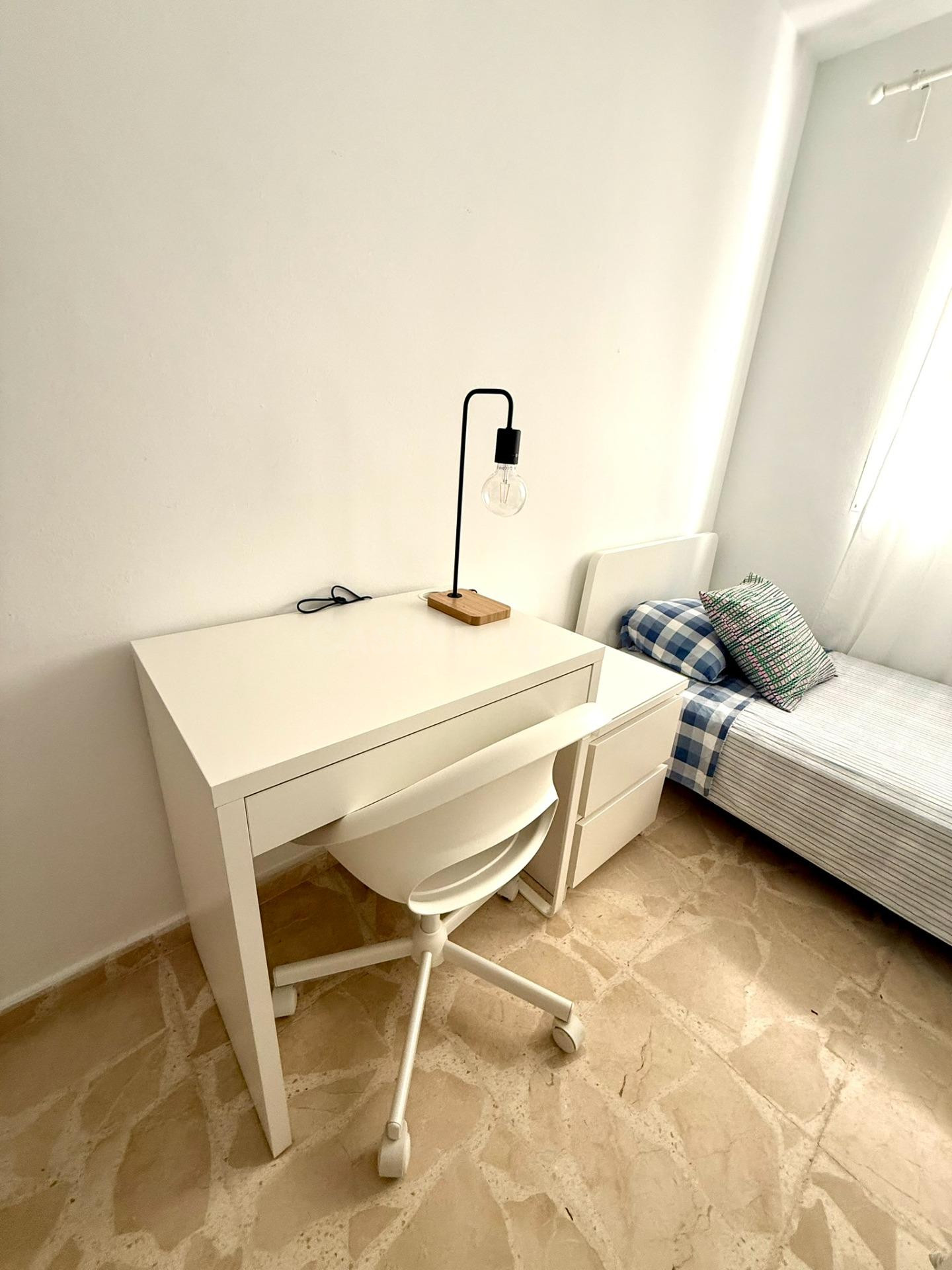 ENCANTADOR APARTAMENTO COMPLETAMENTE REFORMADO EN SOTOGRANDE - foto 3