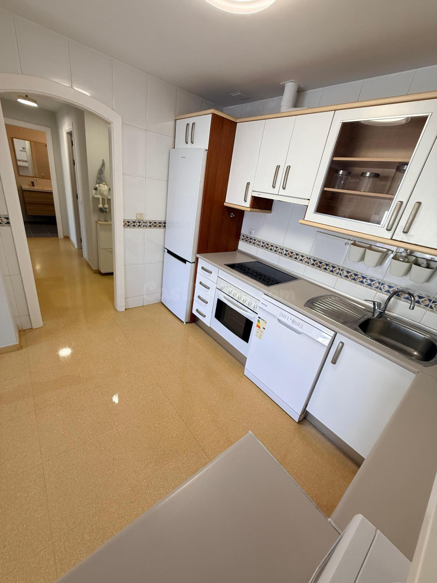 Espectacular apartamento a tan solo 200 metros de la playa e - foto 5