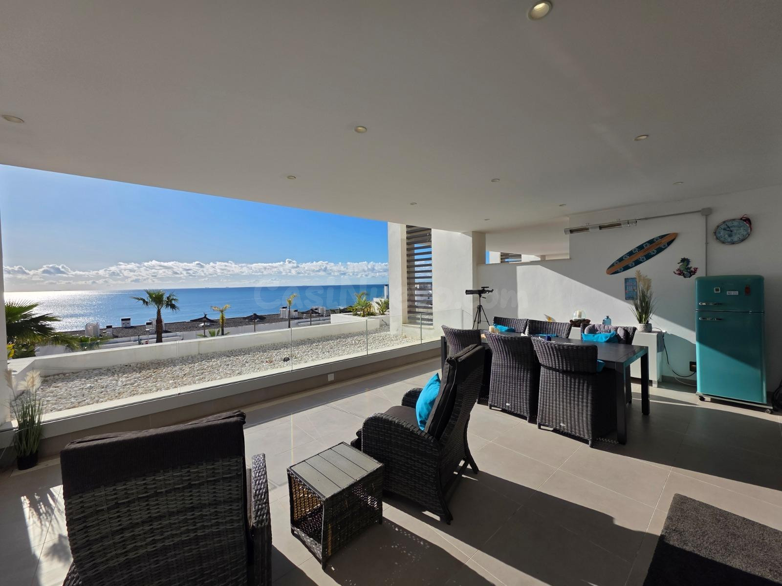 Exclusivo apartamento de lujo en primera línea de mar en Alc - foto 2