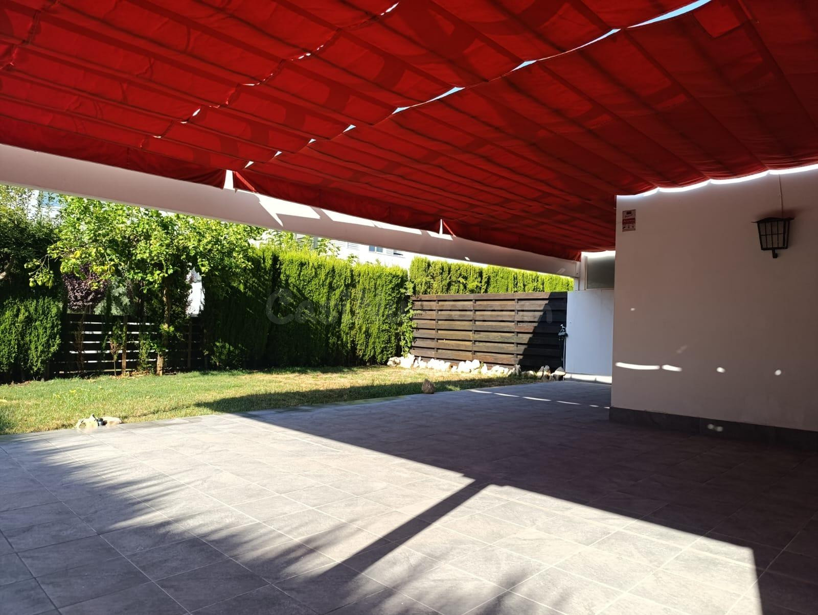 Piso en Planta baja con jardín en zona de Turruñuelos - foto 2