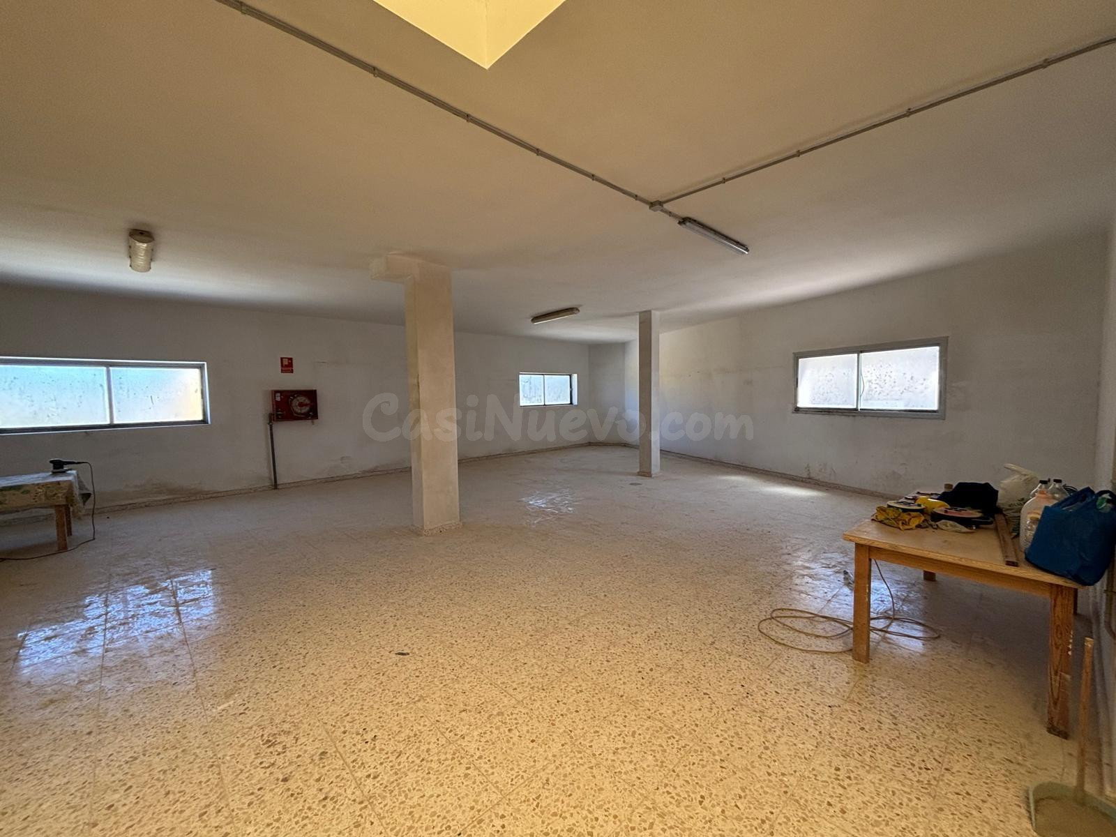 LOCAL CON PROYECTO PARA APARTAMENTOS - foto 3