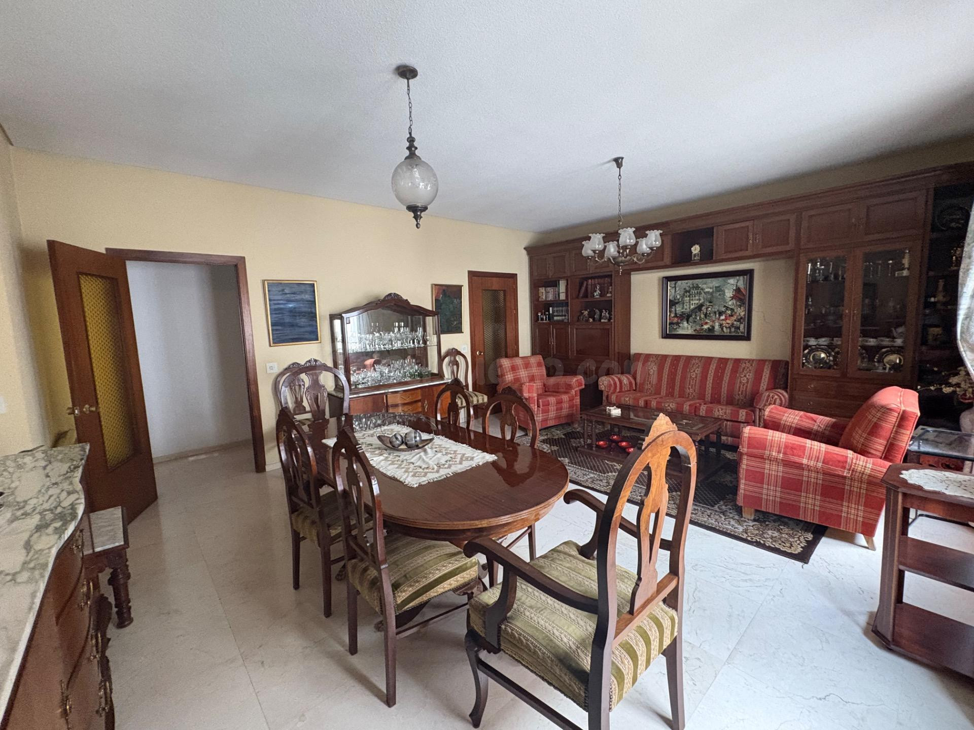 Exclusiva vivienda de 6 habitaciones junto Plaza de las Tendillas