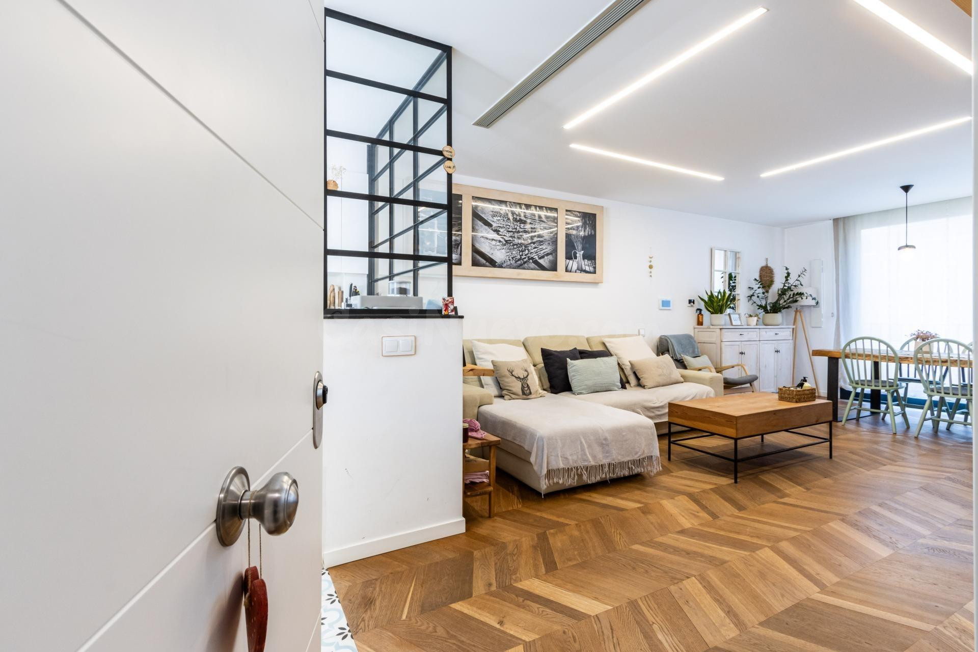 CASA SEMINUEVA PASSIVE HOUSE CON GARAJE Y JARDÍN - foto 2