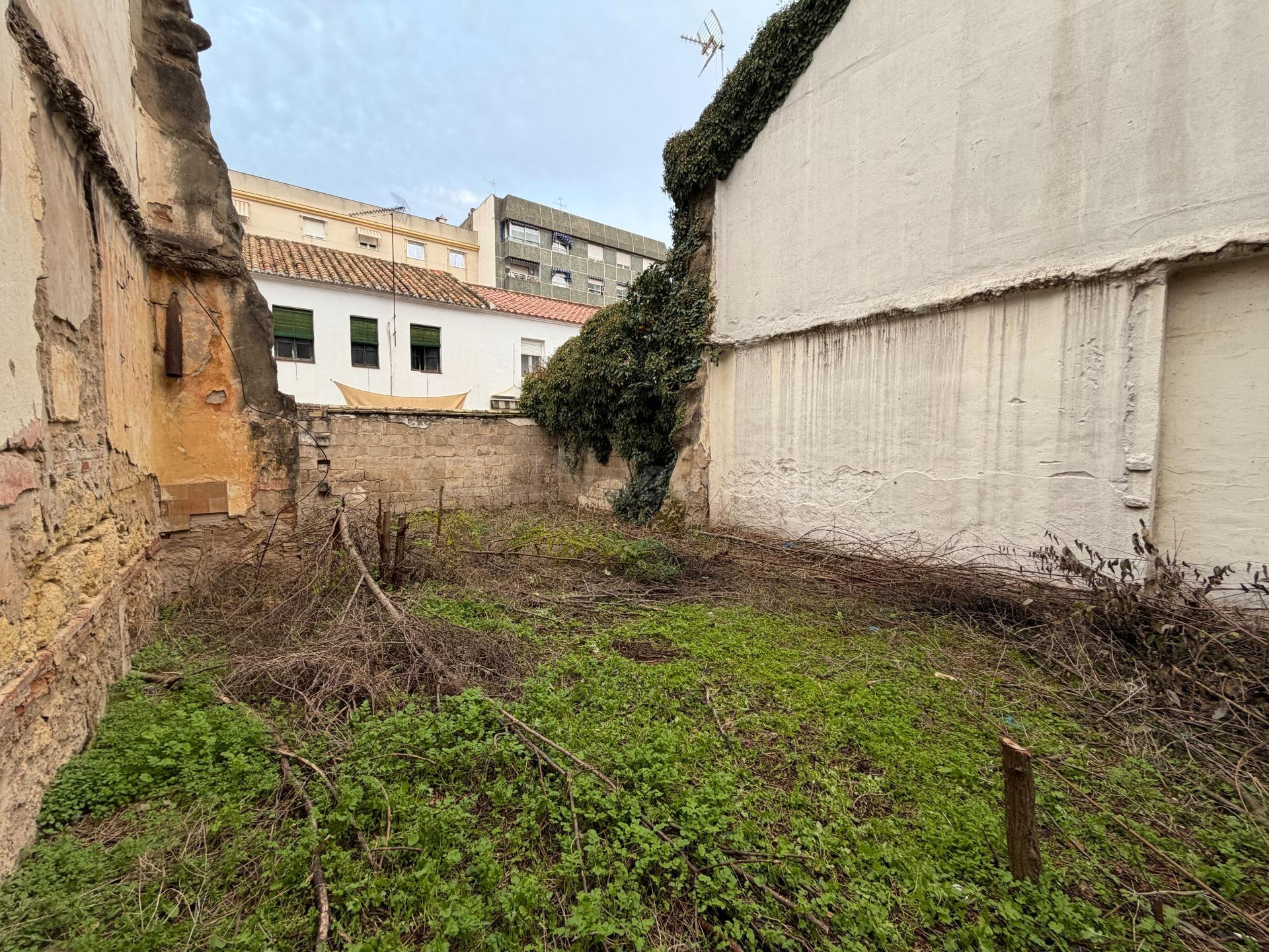 VENTA DE MAGNIFICO SOLAR EN CIUDAD JARDIN