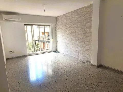 Piso en el centro con Ascensor para poner a su gusto!!!