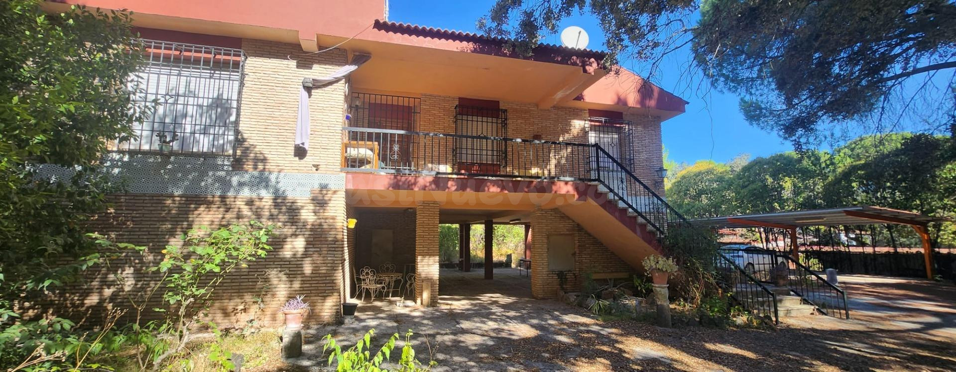 Chalet en Santa María de Trassierra Parcela de 1.983m2 (Urbano)