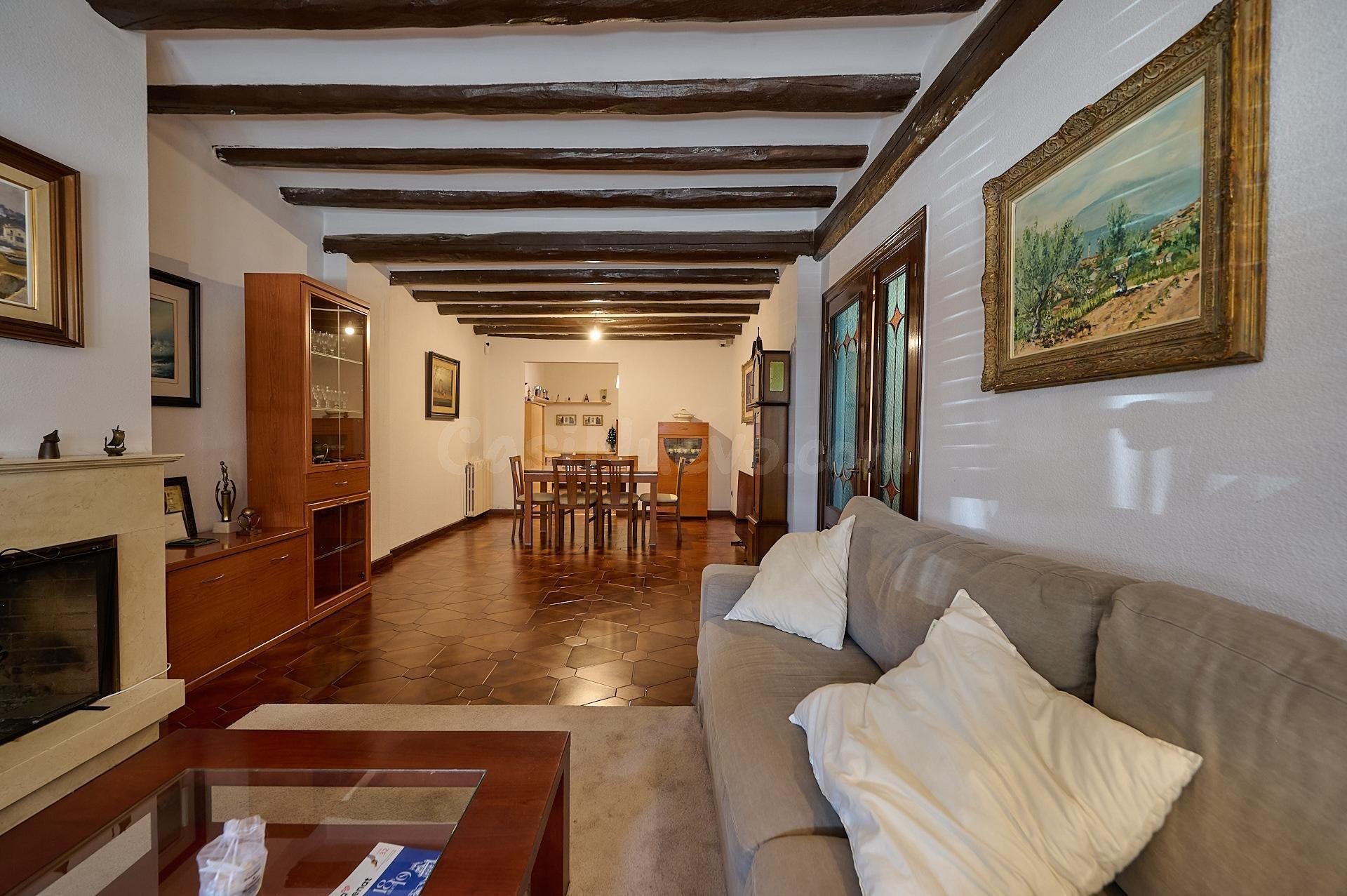 Casa dos viviendas, infinitas posibilidades. vive el centro  - foto 4