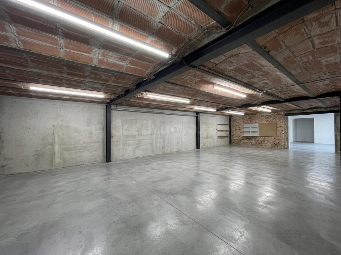 AMPLIO LOCAL COMERCIAL CON ALTILLO Y SÓTANO EN LA CREU DE BA - foto 2