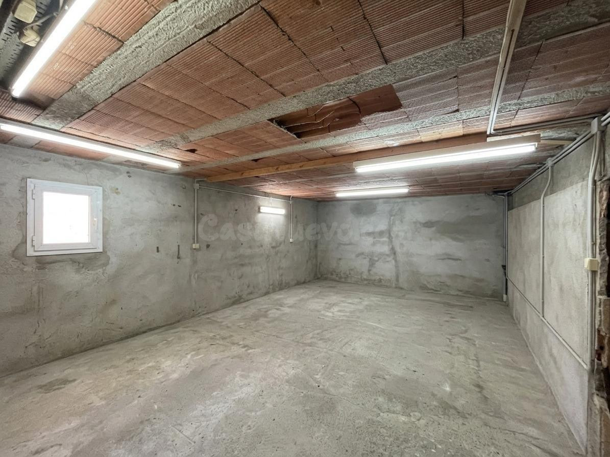AMPLIO LOCAL COMERCIAL CON ALTILLO Y SÓTANO EN LA CREU DE BA - foto 3