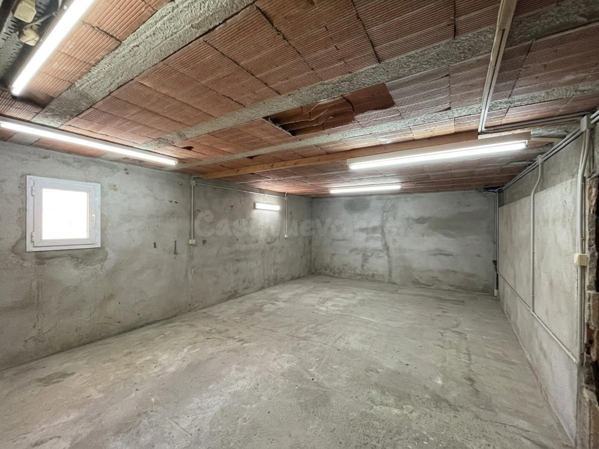 AMPLIO LOCAL COMERCIAL CON ALTILLO Y SÓTANO EN LA CREU DE BA - foto 4