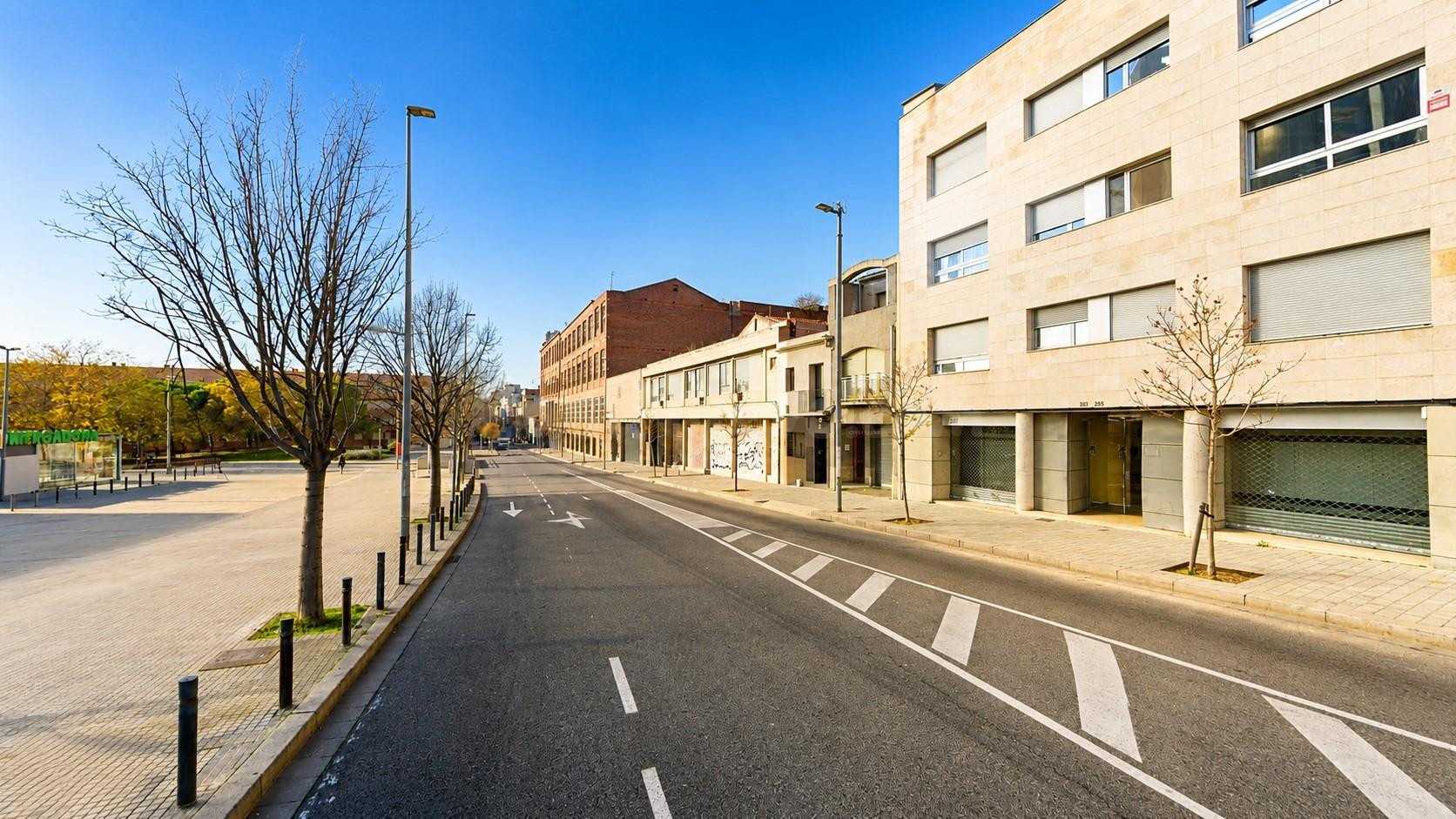 LOCAL COMERCIAL DE 360 m2 EN EL CORAZON DE TERRASSA
